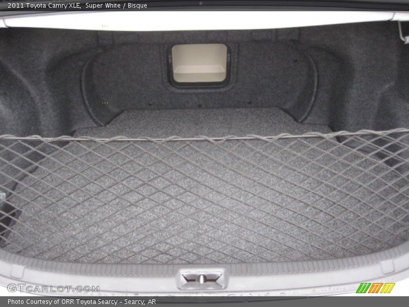 Super White / Bisque 2011 Toyota Camry XLE