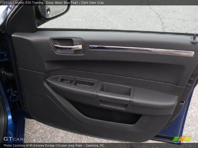 Door Panel of 2010 300 Touring