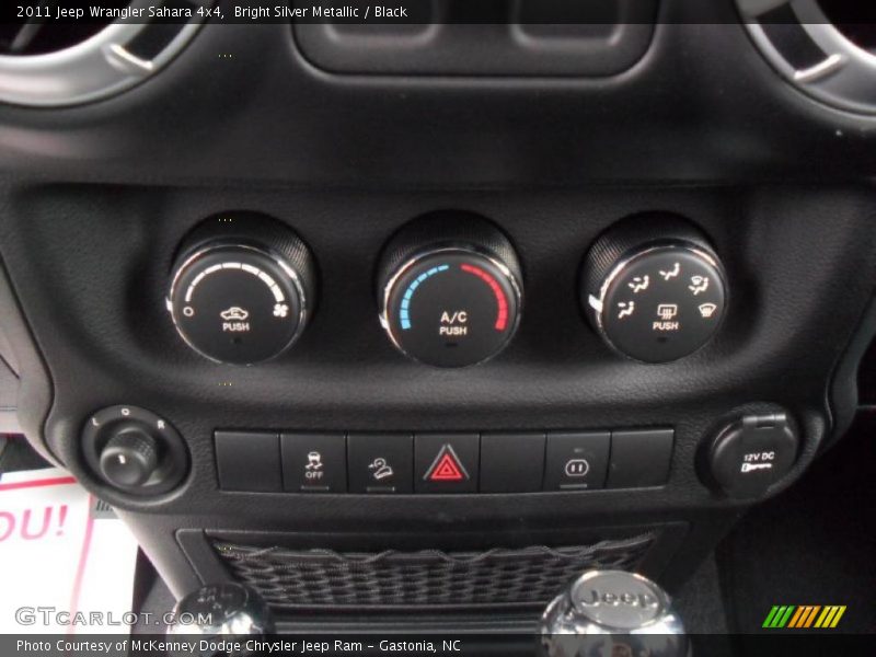 Controls of 2011 Wrangler Sahara 4x4