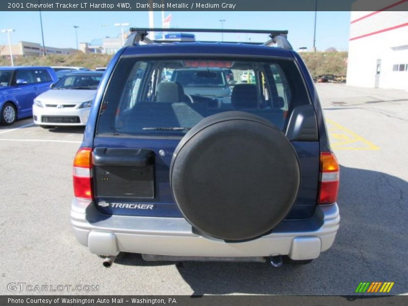 Dark Blue Metallic / Medium Gray 2001 Chevrolet Tracker LT Hardtop 4WD