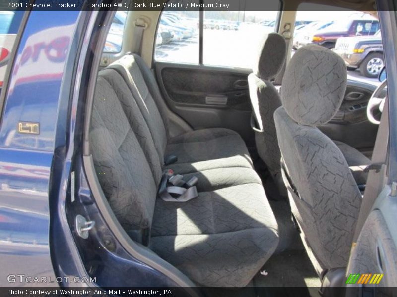 Dark Blue Metallic / Medium Gray 2001 Chevrolet Tracker LT Hardtop 4WD