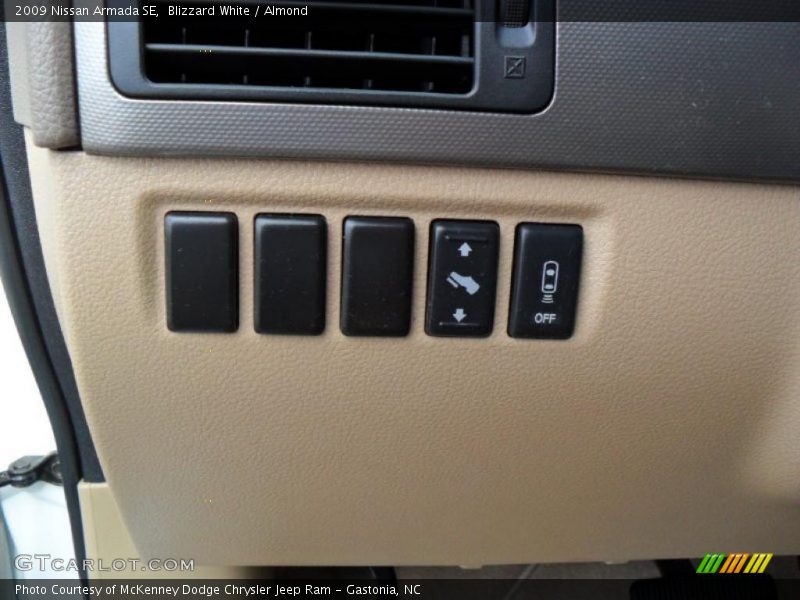 Blizzard White / Almond 2009 Nissan Armada SE