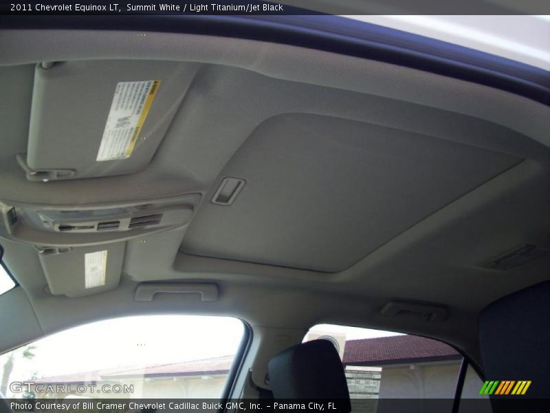 Summit White / Light Titanium/Jet Black 2011 Chevrolet Equinox LT