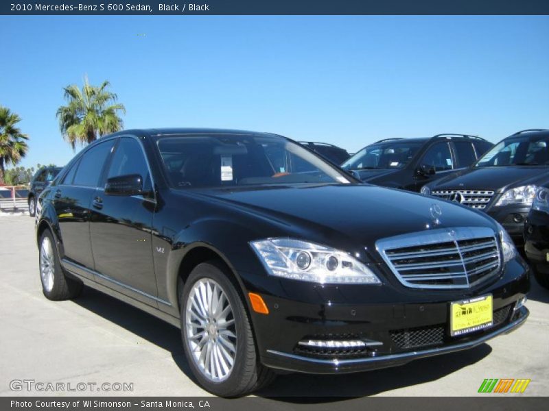 Front 3/4 View of 2010 S 600 Sedan