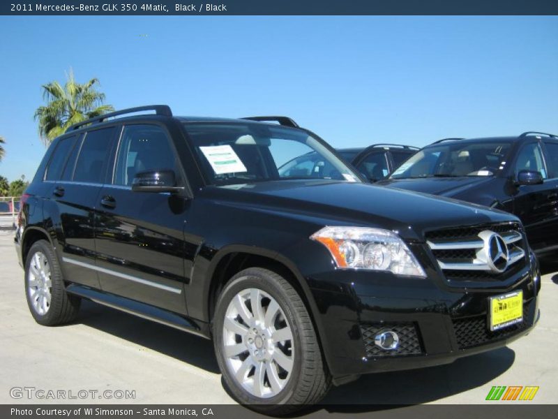 Front 3/4 View of 2011 GLK 350 4Matic