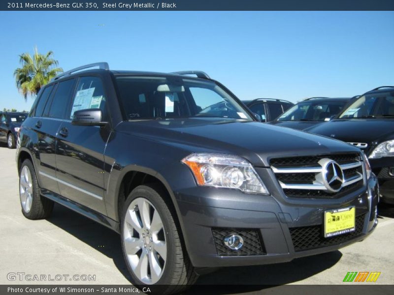 Front 3/4 View of 2011 GLK 350