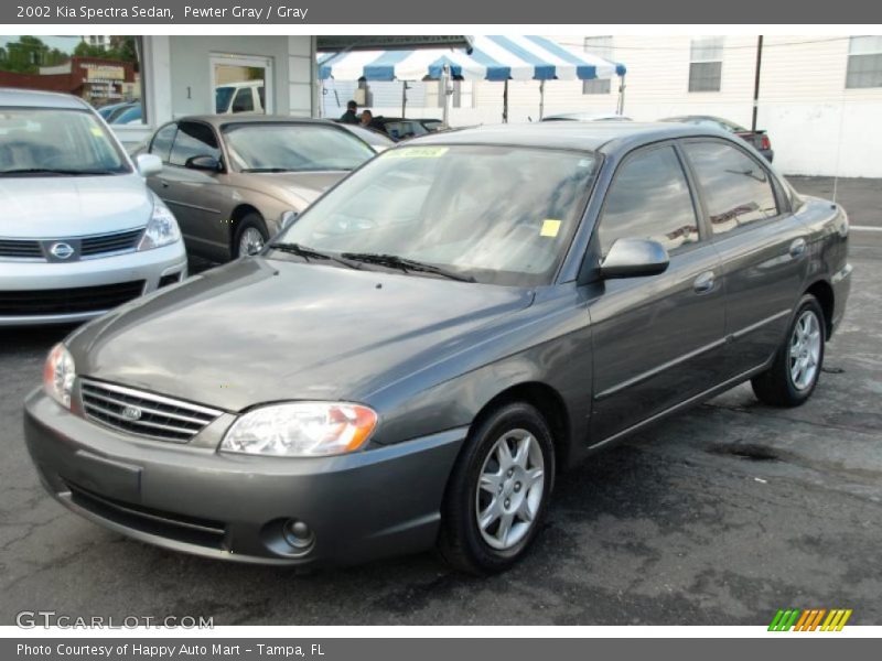 Front 3/4 View of 2002 Spectra Sedan