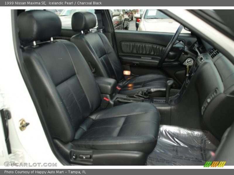 Icelandic Pearl / Charcoal Black 1999 Nissan Maxima SE