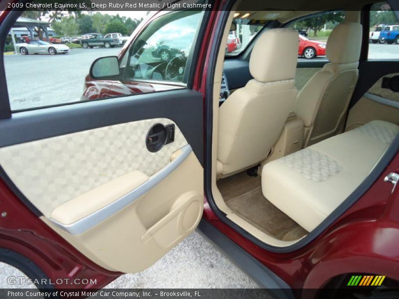 2009 Equinox LS Light Cashmere Interior