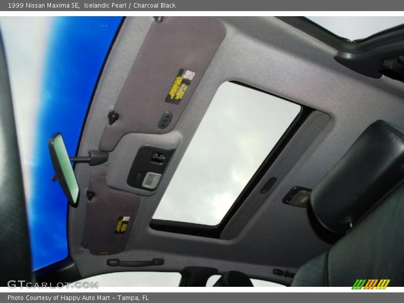 Sunroof of 1999 Maxima SE