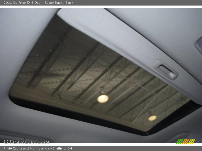 Sunroof of 2011 Forte EX 5 Door