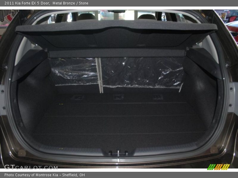  2011 Forte EX 5 Door Trunk