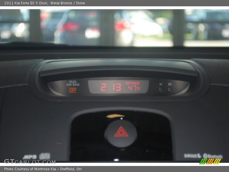 Controls of 2011 Forte EX 5 Door