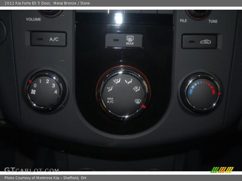 Controls of 2011 Forte EX 5 Door