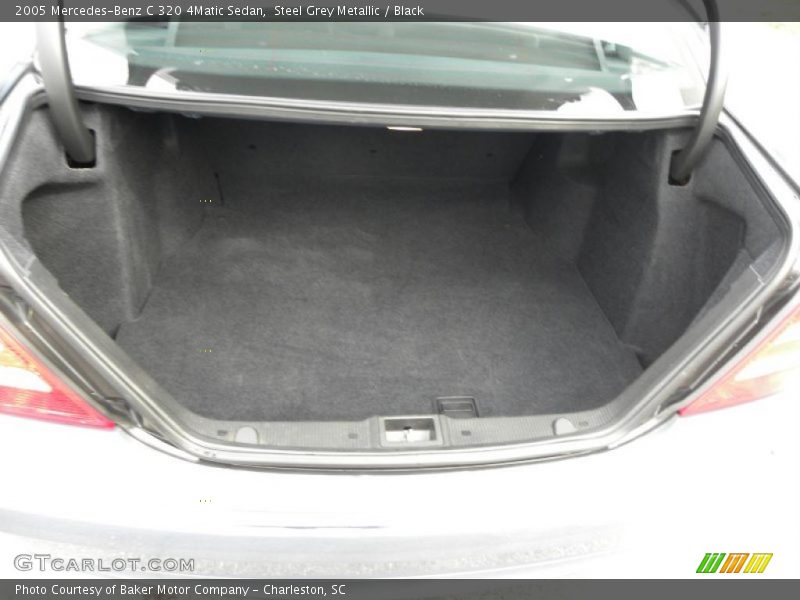  2005 C 320 4Matic Sedan Trunk