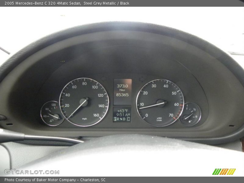  2005 C 320 4Matic Sedan 320 4Matic Sedan Gauges
