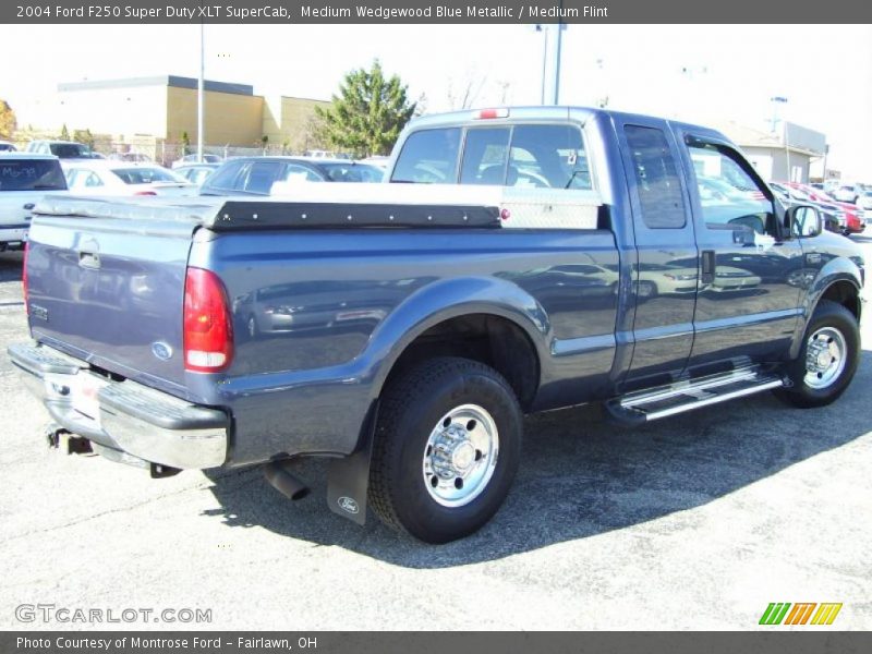 Medium Wedgewood Blue Metallic / Medium Flint 2004 Ford F250 Super Duty XLT SuperCab