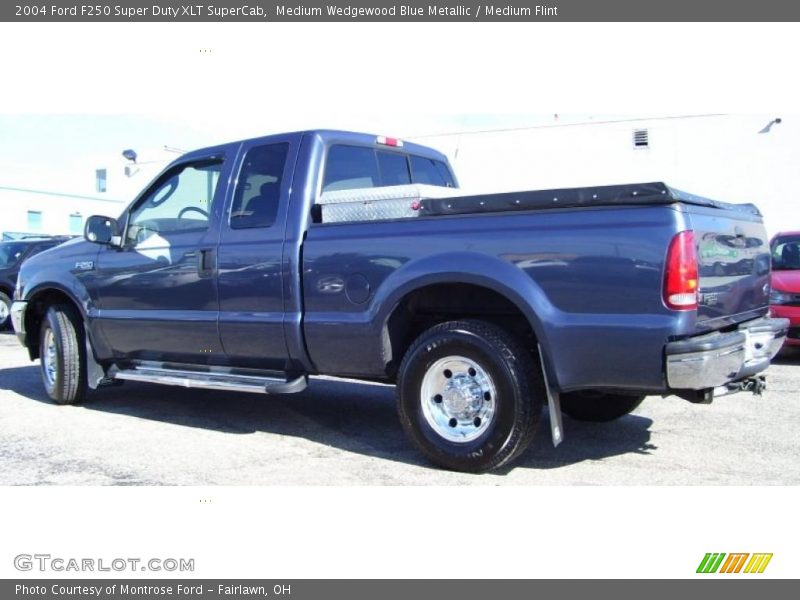 Medium Wedgewood Blue Metallic / Medium Flint 2004 Ford F250 Super Duty XLT SuperCab