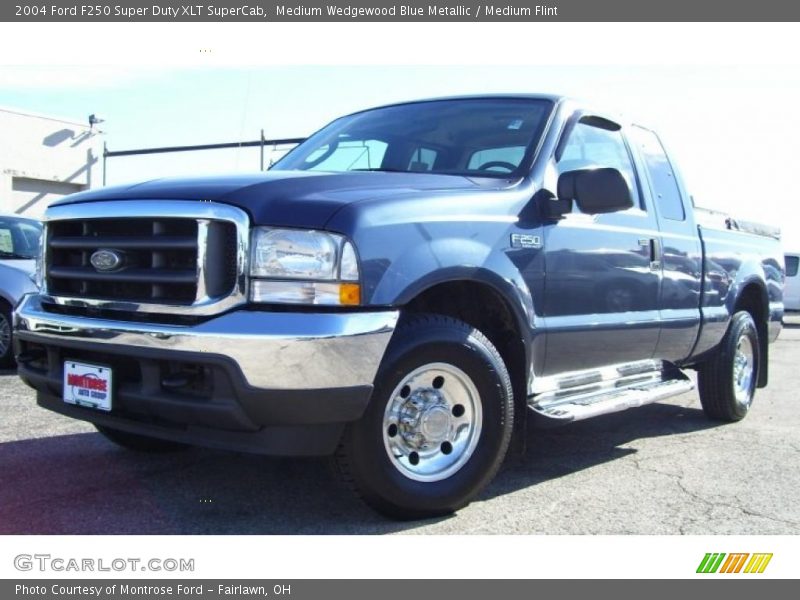 Medium Wedgewood Blue Metallic / Medium Flint 2004 Ford F250 Super Duty XLT SuperCab