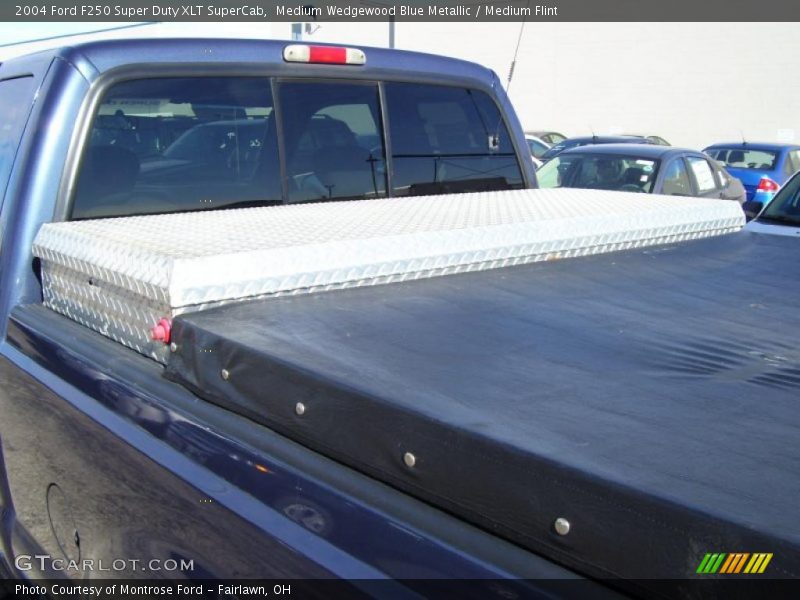 Medium Wedgewood Blue Metallic / Medium Flint 2004 Ford F250 Super Duty XLT SuperCab