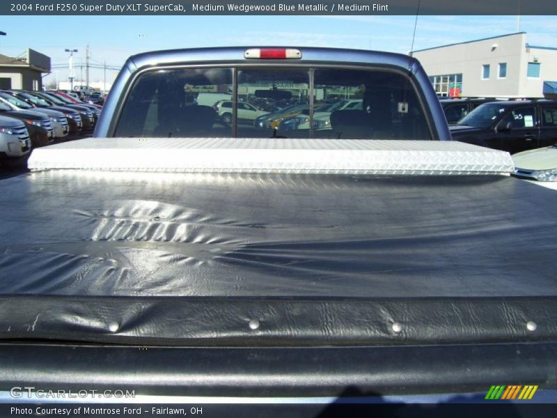 Medium Wedgewood Blue Metallic / Medium Flint 2004 Ford F250 Super Duty XLT SuperCab
