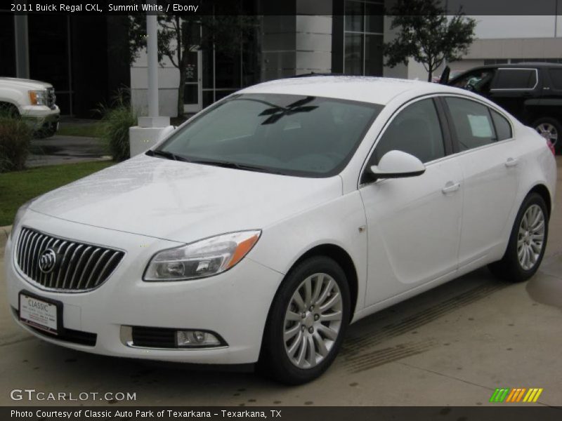 Front 3/4 View of 2011 Regal CXL