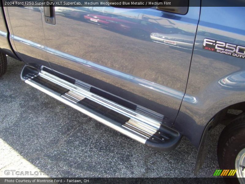Medium Wedgewood Blue Metallic / Medium Flint 2004 Ford F250 Super Duty XLT SuperCab