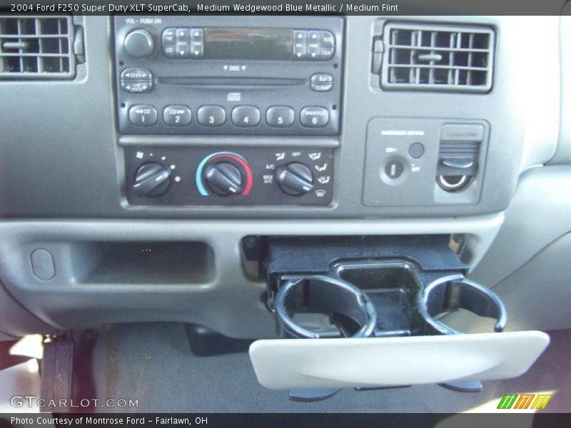 Medium Wedgewood Blue Metallic / Medium Flint 2004 Ford F250 Super Duty XLT SuperCab