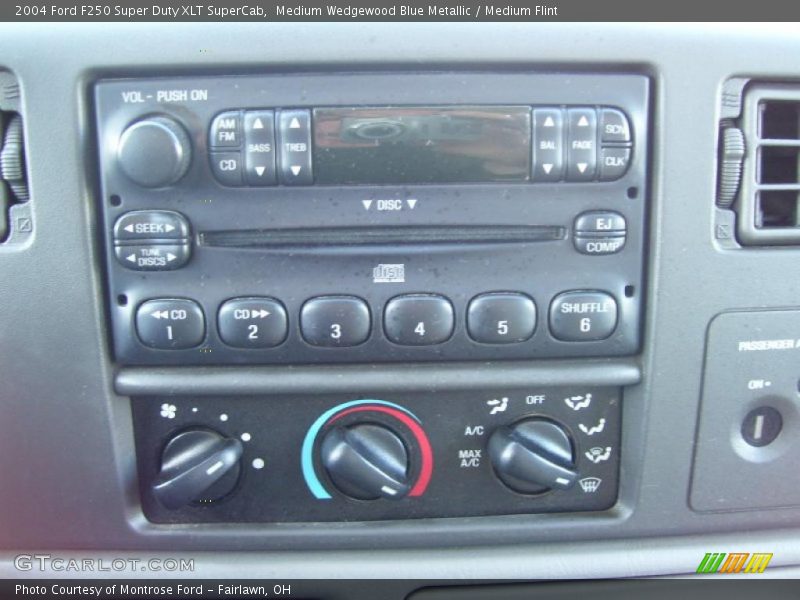 Medium Wedgewood Blue Metallic / Medium Flint 2004 Ford F250 Super Duty XLT SuperCab