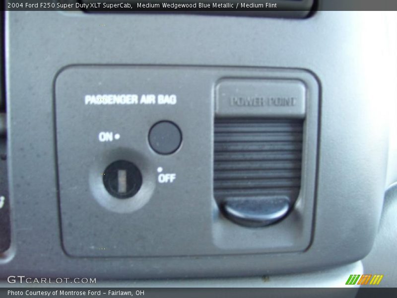 Medium Wedgewood Blue Metallic / Medium Flint 2004 Ford F250 Super Duty XLT SuperCab