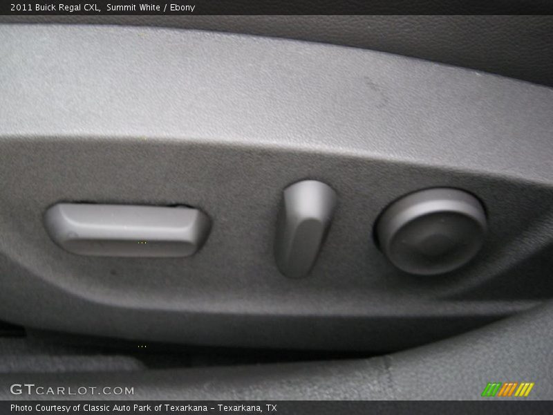 Summit White / Ebony 2011 Buick Regal CXL