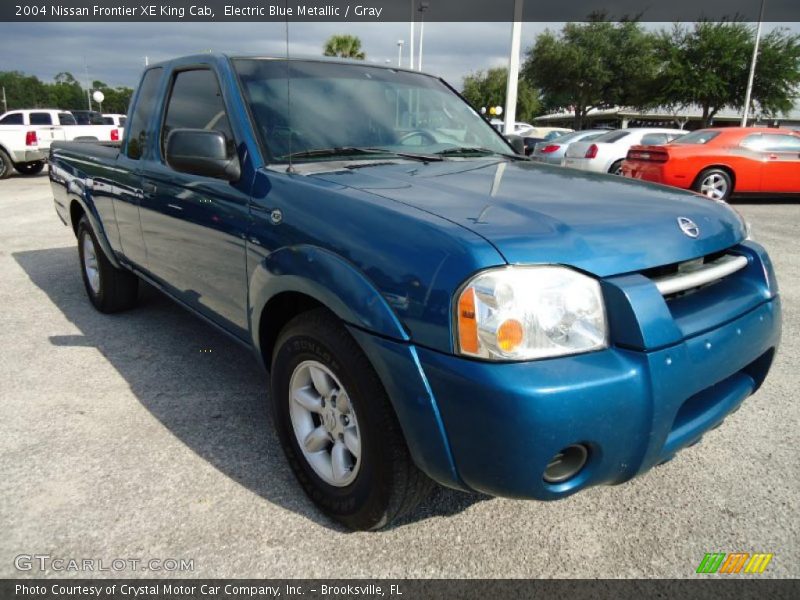 Front 3/4 View of 2004 Frontier XE King Cab