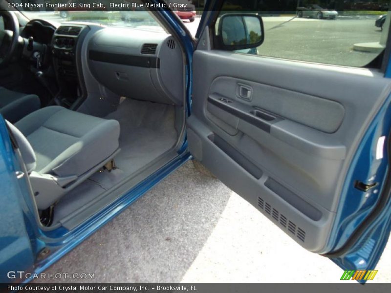  2004 Frontier XE King Cab Gray Interior