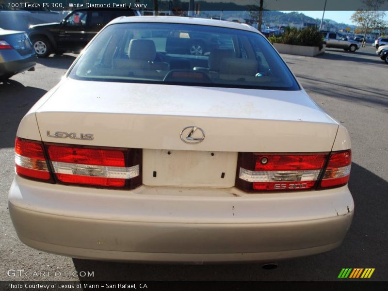 White Diamond Pearl / Ivory 2001 Lexus ES 300