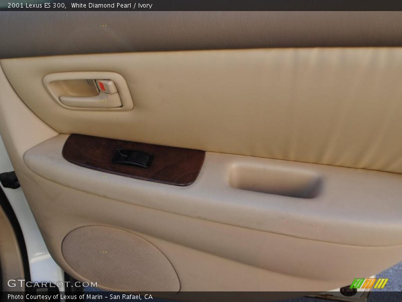 White Diamond Pearl / Ivory 2001 Lexus ES 300