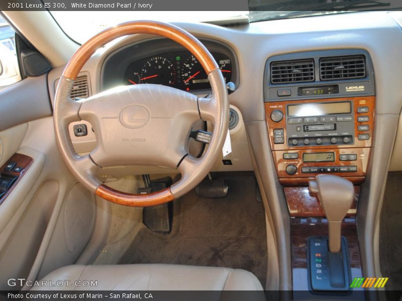Dashboard of 2001 ES 300