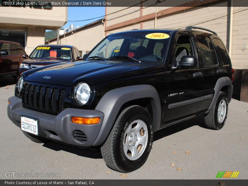 Front 3/4 View of 2003 Liberty Sport