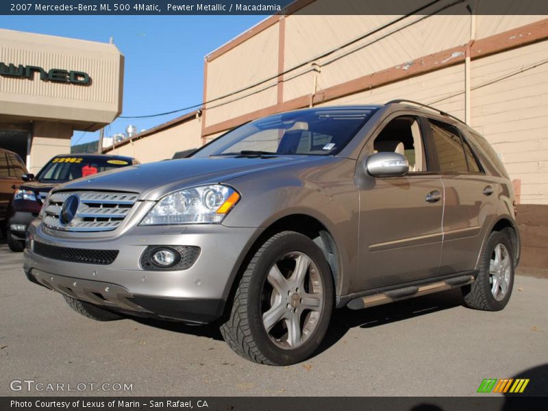 Front 3/4 View of 2007 ML 500 4Matic