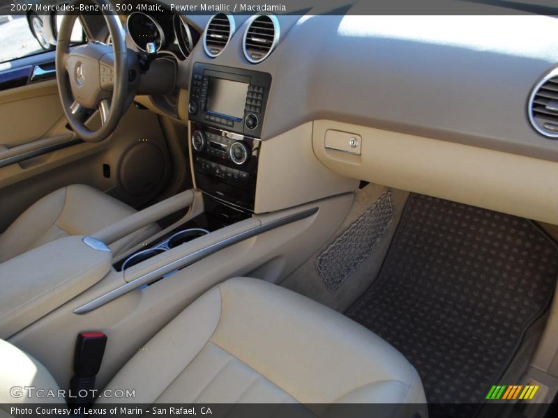 Dashboard of 2007 ML 500 4Matic