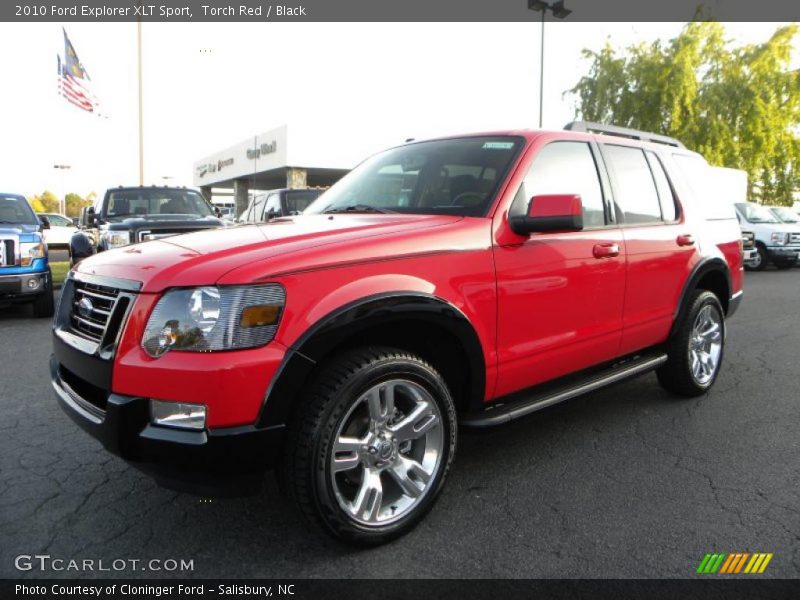Front 3/4 View of 2010 Explorer XLT Sport
