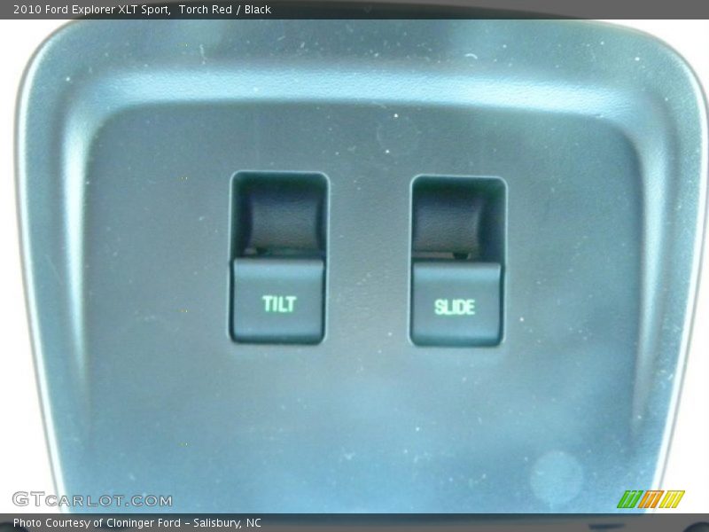 Sunroof of 2010 Explorer XLT Sport