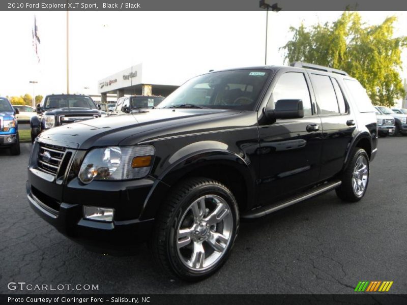 Front 3/4 View of 2010 Explorer XLT Sport