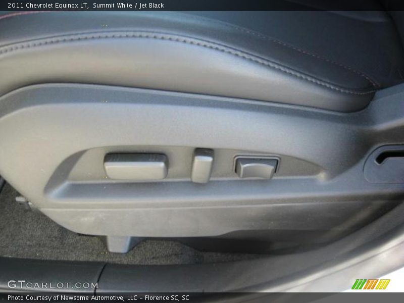 Summit White / Jet Black 2011 Chevrolet Equinox LT