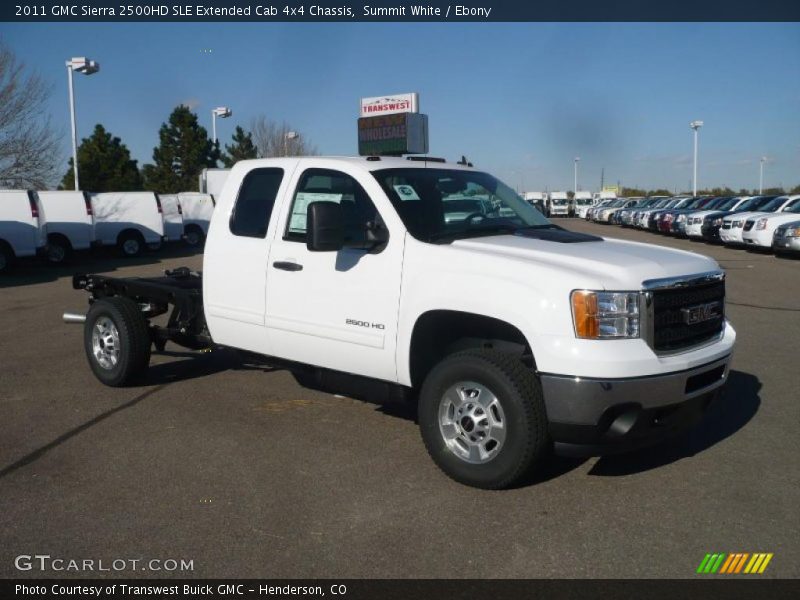 Front 3/4 View of 2011 Sierra 2500HD SLE Extended Cab 4x4 Chassis