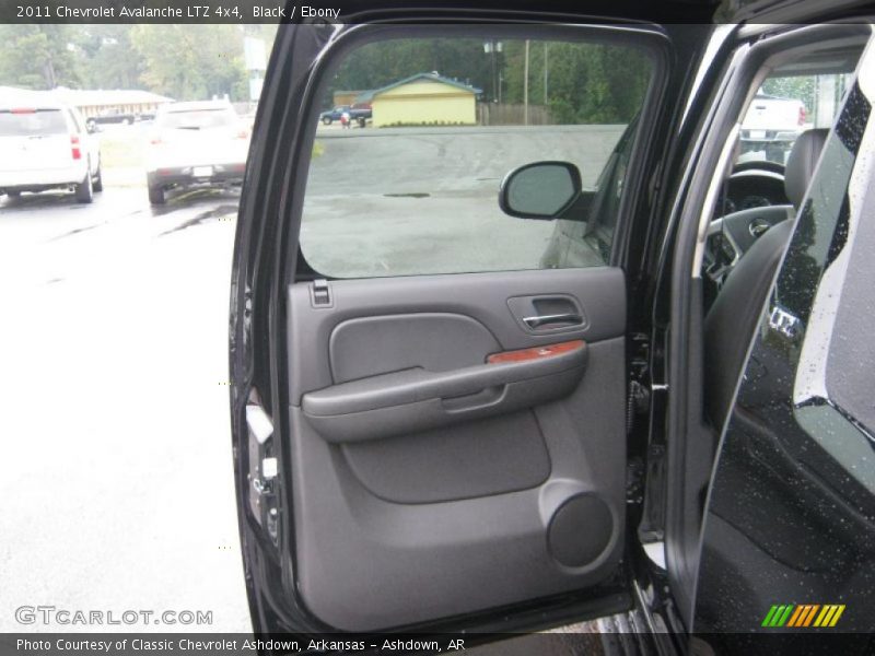 Black / Ebony 2011 Chevrolet Avalanche LTZ 4x4