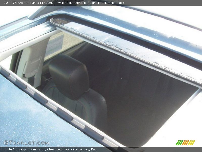 Sunroof of 2011 Equinox LTZ AWD