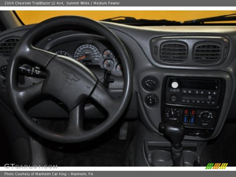 Summit White / Medium Pewter 2004 Chevrolet TrailBlazer LS 4x4