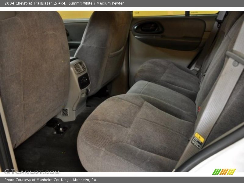 Summit White / Medium Pewter 2004 Chevrolet TrailBlazer LS 4x4
