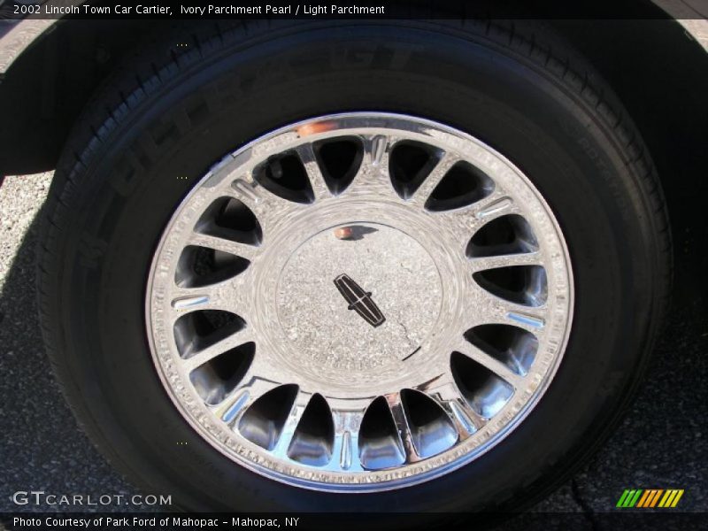  2002 Town Car Cartier Wheel