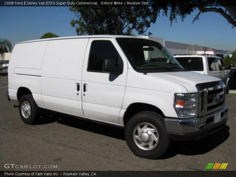 Front 3/4 View of 2008 E Series Van E350 Super Duty Commericial